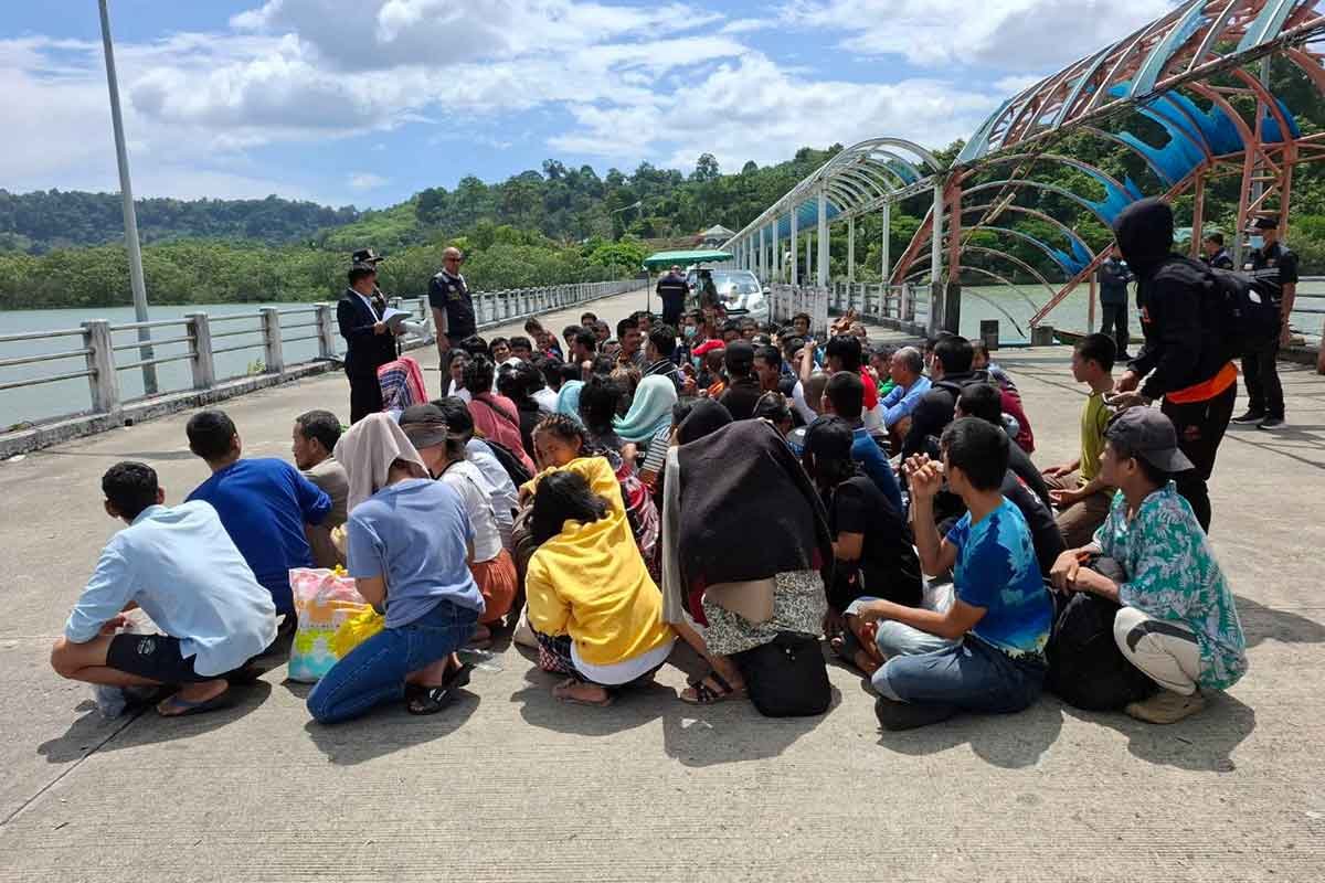 ထိုင်းက မြန်မာတစ်ရာကျော်ကို ကော့သောင်းသို့ထပ်လွှဲ၊ နှစ်လကျော်တွင် မြန်မာလေးရာအထိ နေရပ်ပြန်ပို့