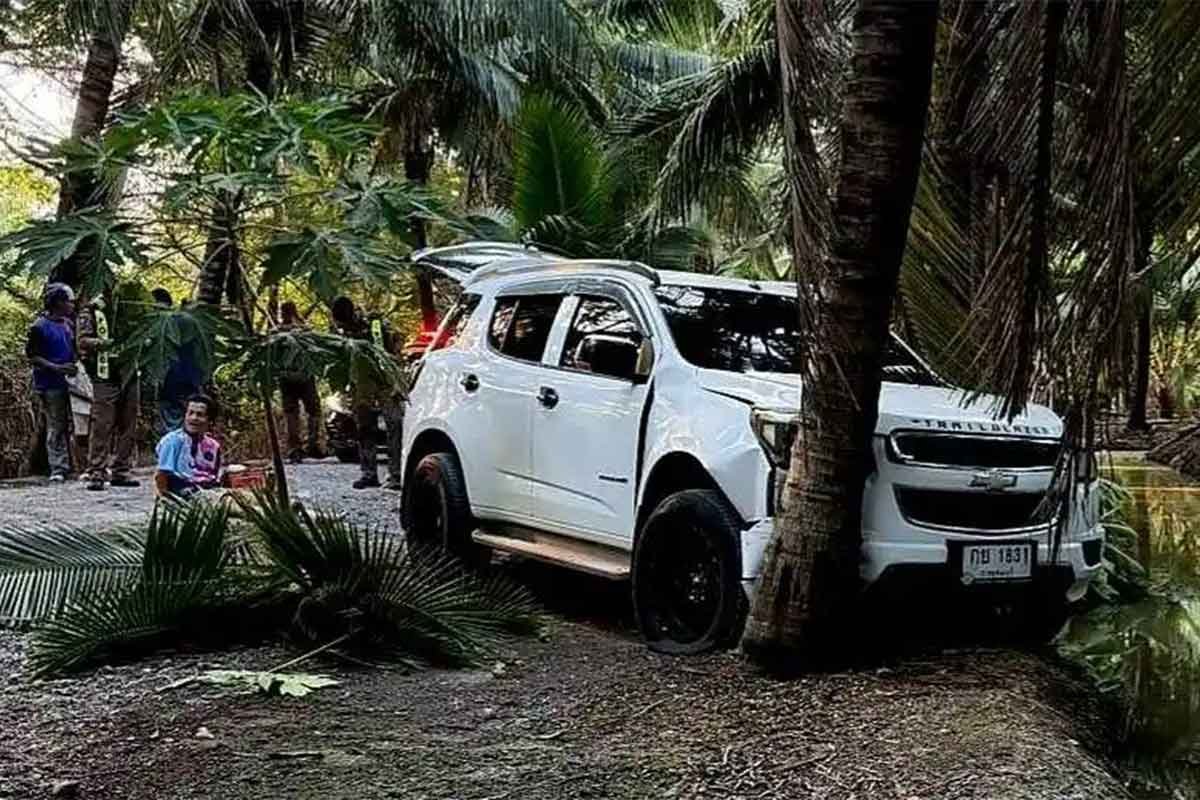 မောင်းပြေးသည့်ကားကို ထိုင်းရဲက ပစ်ခတ်ဖမ်းဆီး၊ ကား အုန်းပင်ဝင်တိုက်ပြီး မြန်မာ ၁၀ ကျော်ဖမ်းဆီးခံရ