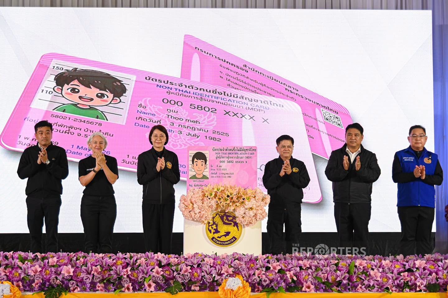 ထိုင်း-မြန်မာနယ်စပ်က မြန်မာဒုက္ခသည်များကို နေထိုင်အလုပ်လုပ်ခွင့် ပန်းရောင်ကတ် စတင်ထုတ်ပေး